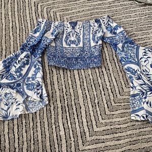 Off the shoulder crop